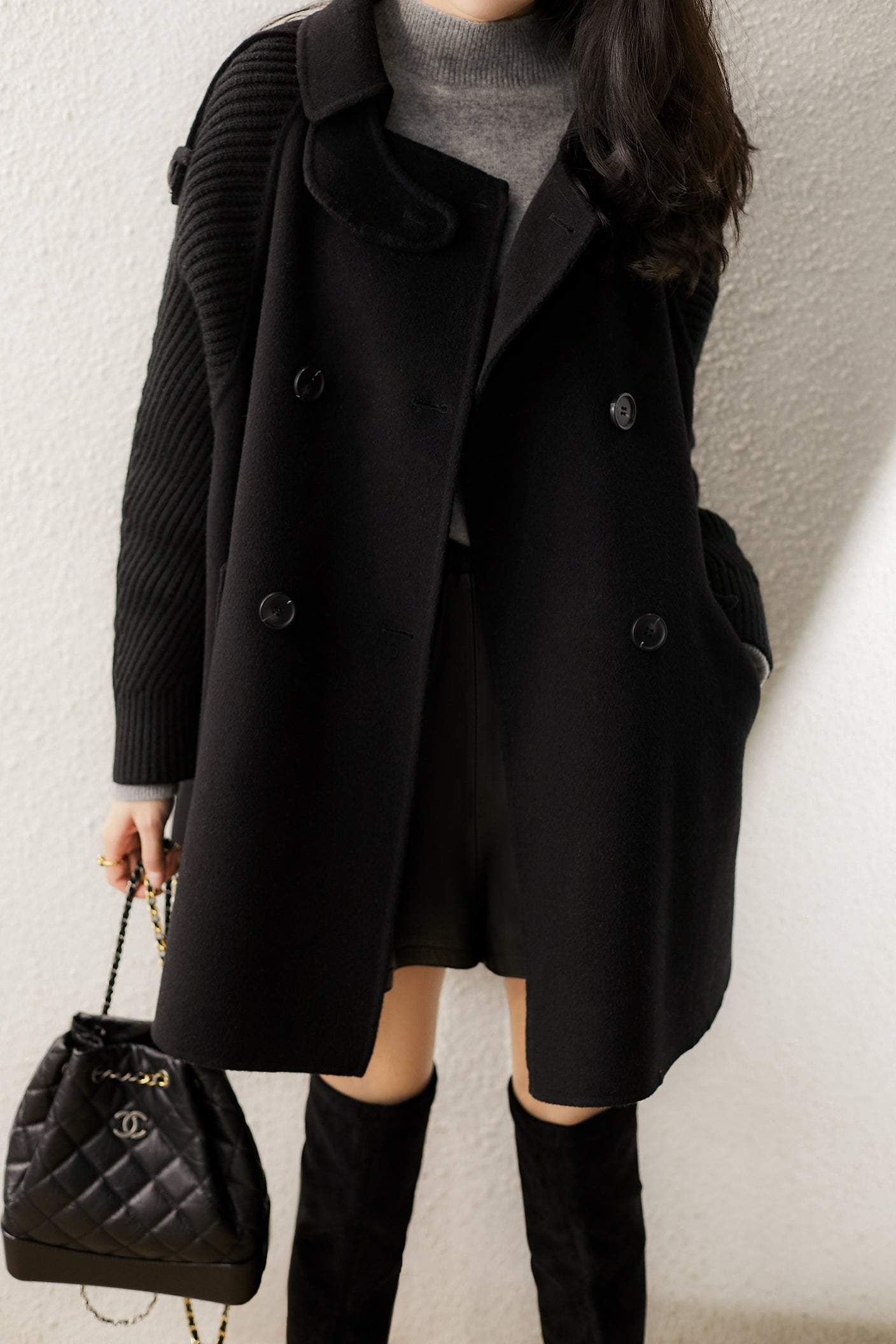 Susa | Abrigo Melton de punto en contraste con decoración de charretera y cuello alto