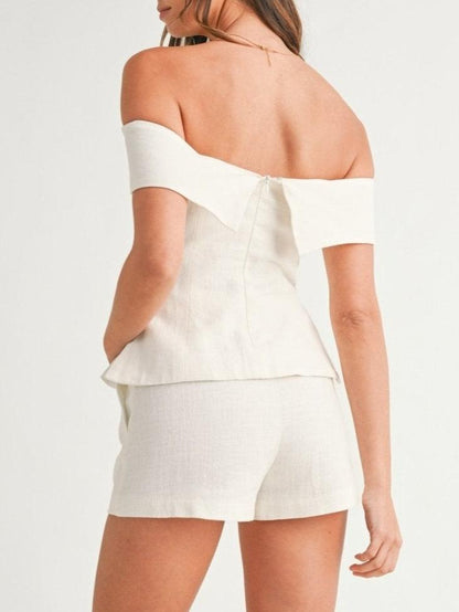 Traje de dos piezas de algodón y lino blanco