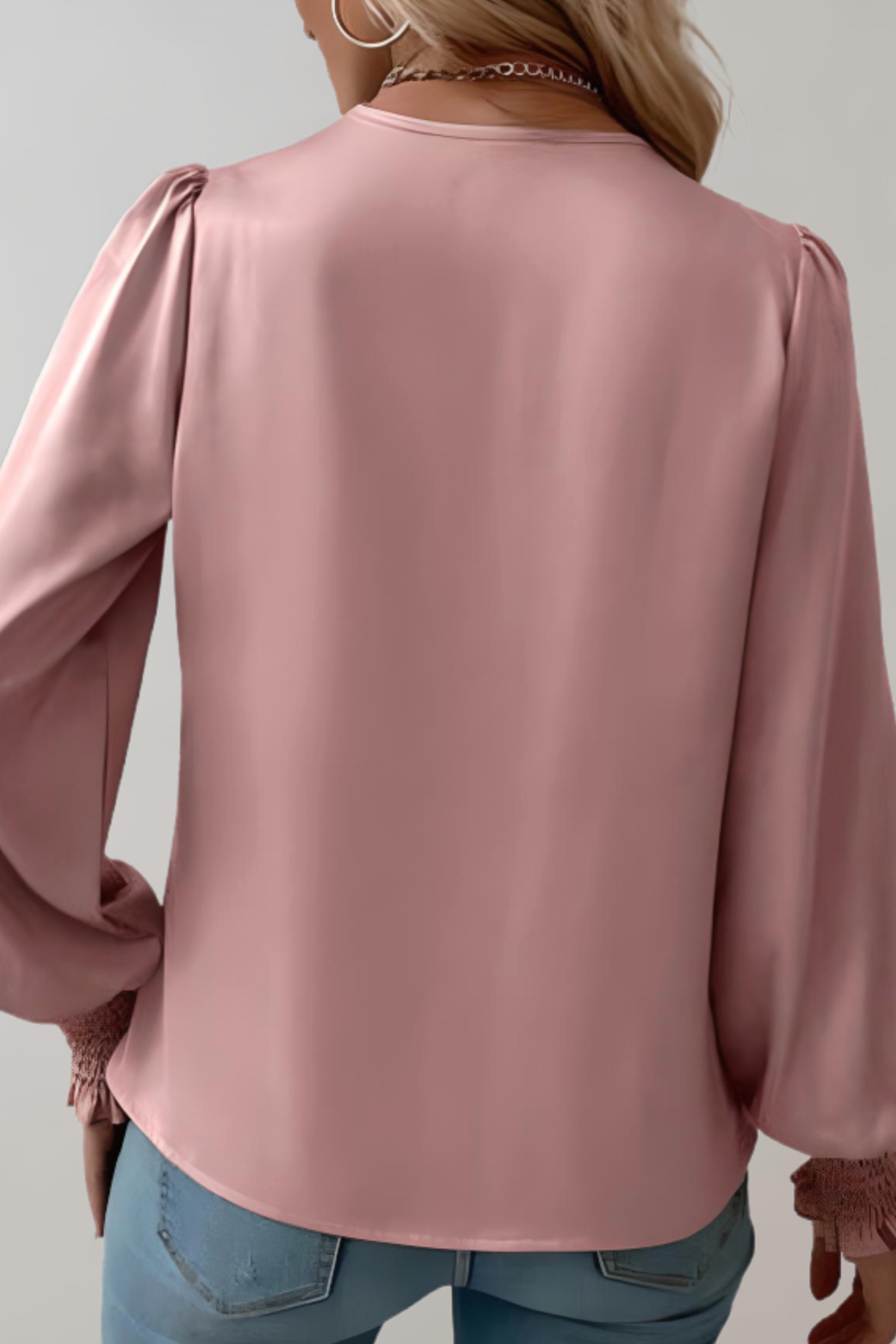 Ortega | Blusa Elegante de Manga Larga con Escote en V