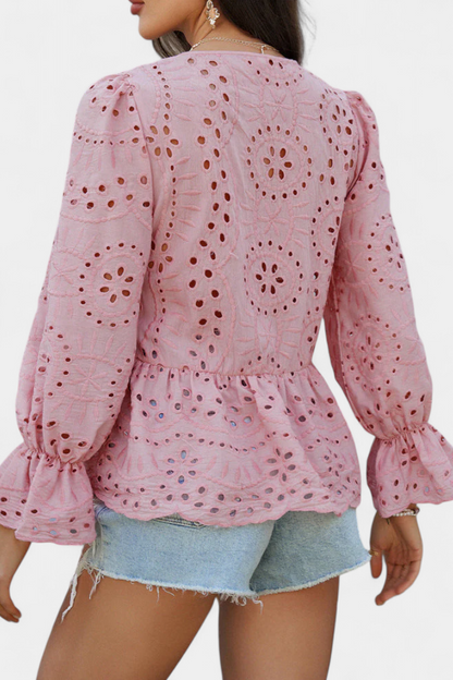 Lola | Top Bohemio de Encaje con Corte Fluido