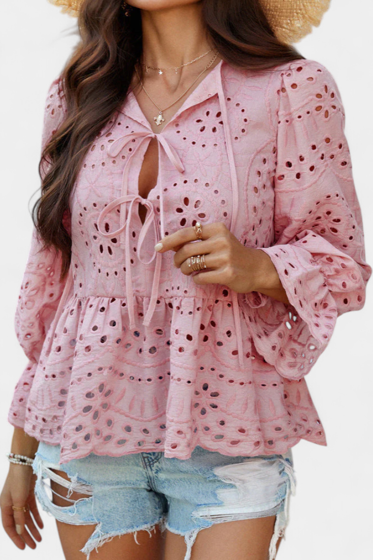 Lola | Top Bohemio de Encaje con Corte Fluido