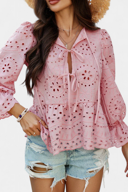 Lola | Top Bohemio de Encaje con Corte Fluido