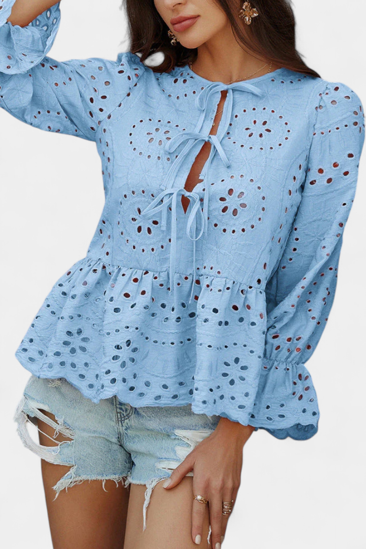 Lola | Top Bohemio de Encaje con Corte Fluido