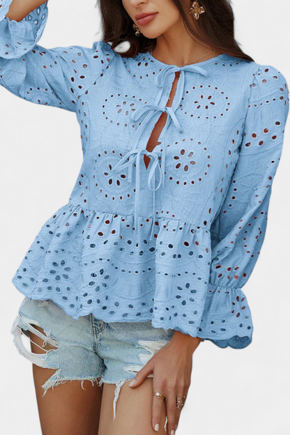 Lola | Top Bohemio de Encaje con Corte Fluido