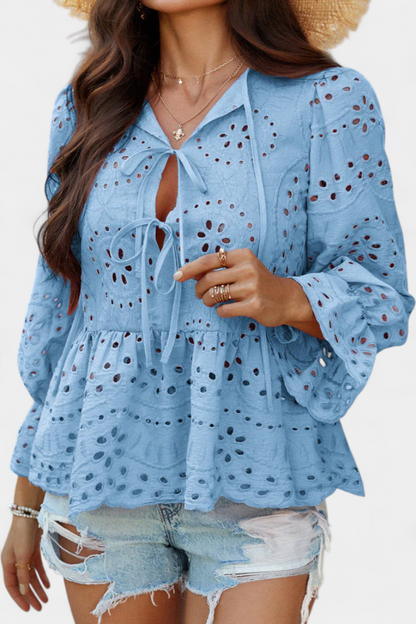 Lola | Top Bohemio de Encaje con Corte Fluido