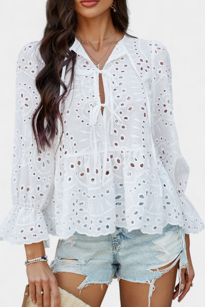 Lola | Top Bohemio de Encaje con Corte Fluido