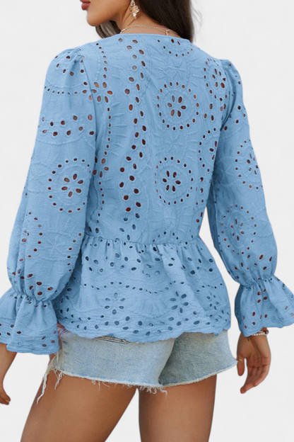 Lola | Top Bohemio de Encaje con Corte Fluido